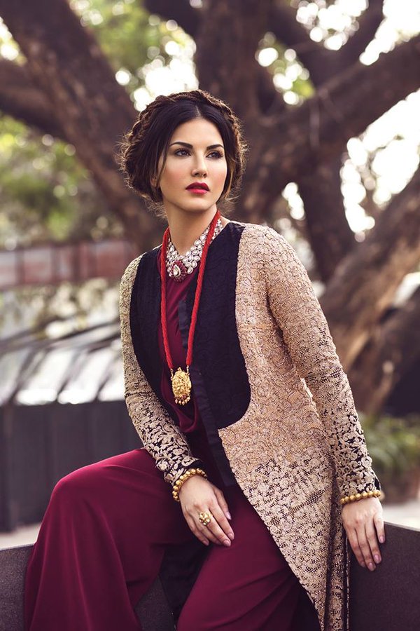 Sunny Leone has garnered four million followers on Instagram and the actress has Sunny Leone,Sunny Leone gets 4 million Instagram followers,Sunny Leone in Instagram,Sunny Leone Instagram,Actress Sunny Leone,Sunny Leone pics,Sunny Leone images,Sunny Leone stills,Sunny Leone pictures,Sunny Leone photos