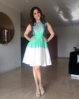 Sunny Leone,Sunny Leone gets 4 million Instagram followers,Sunny Leone in Instagram,Sunny Leone Instagram,Actress Sunny Leone,Sunny Leone pics,Sunny Leone images,Sunny Leone stills,Sunny Leone pictures,Sunny Leone photos