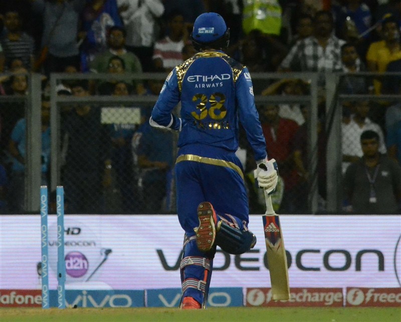 Gujarat Lions defeated Mumbai Indians by three wickets in an Indian Premier League (IPL) match at the Wankhede Stadium on Saturday. Gujarat Lions beat Mumbai Indians by 3 wickets,Gujarat Lions beat Mumbai Indians,Gujarat Lions vs Mumbai Indians,Gujarat Lions,Mumbai Indians,Indian Premier League,Indian Premier League 2016,Indian Premier League 9,IPL,IPL 2016,IPL 9