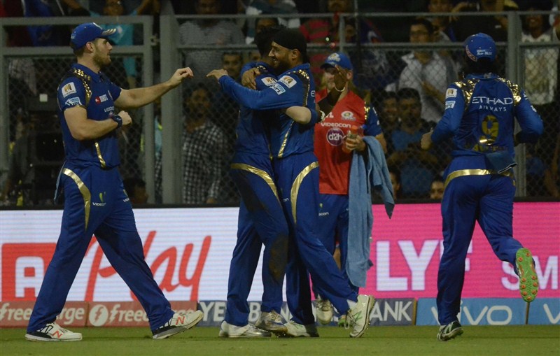 Gujarat Lions defeated Mumbai Indians by three wickets in an Indian Premier League (IPL) match at the Wankhede Stadium on Saturday. Gujarat Lions beat Mumbai Indians by 3 wickets,Gujarat Lions beat Mumbai Indians,Gujarat Lions vs Mumbai Indians,Gujarat Lions,Mumbai Indians,Indian Premier League,Indian Premier League 2016,Indian Premier League 9,IPL,IPL 2016,IPL 9