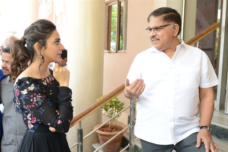 Allu Arjun,Sarrainodu,Rakul Preet Singh,Allu Aravind,Allu Arjun's Sarrainodu,Sarrainodu review,Sarrainodu movie review,Sarrainodu press meet,Sarrainodu press meet pics,Sarrainodu press meet images,Sarrainodu press meet photos,Sarrainodu press meet st