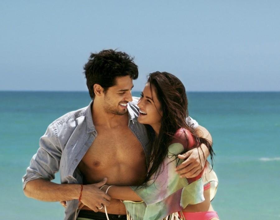 Sidharth Malhotra and Katrina Kaif share sizzling chemistry in the exclusive first look of Baar Baar Dekho. Sidharth Malhotra,Katrina Kaif,Sidharth Malhotra and Katrina Kaif,Baar Baar Dekho,Baar Baar Dekho first look,Baar Baar Dekho poster,bollywood movie Baar Baar Dekho,Baar Baar Dekho pics,Baar Baar Dekho images,Baar Baar Dekho stills,Baar Baar Dekho pictures