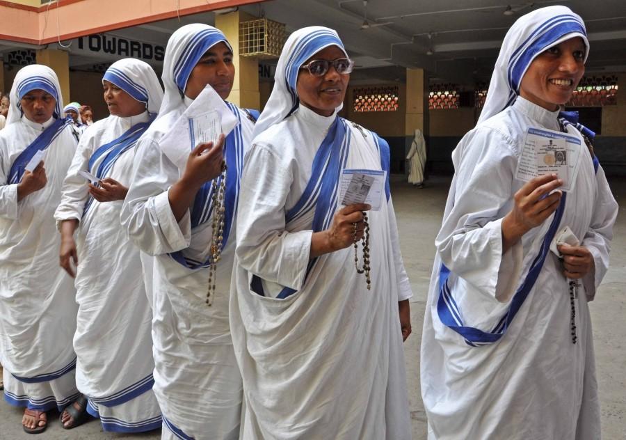 Amid allegations of widespread violence including the death of a Marxist activist, polling came to end for the third phase of the West Bengal assembly polls in 62 seats spread across four districts on Thursday. West Bengal Elections,West Bengal Elections 2016,West Bengal,West Bengal Elections 2016 Phase 3,Marxist activist,West Bengal assembly polls,West Bengal polls