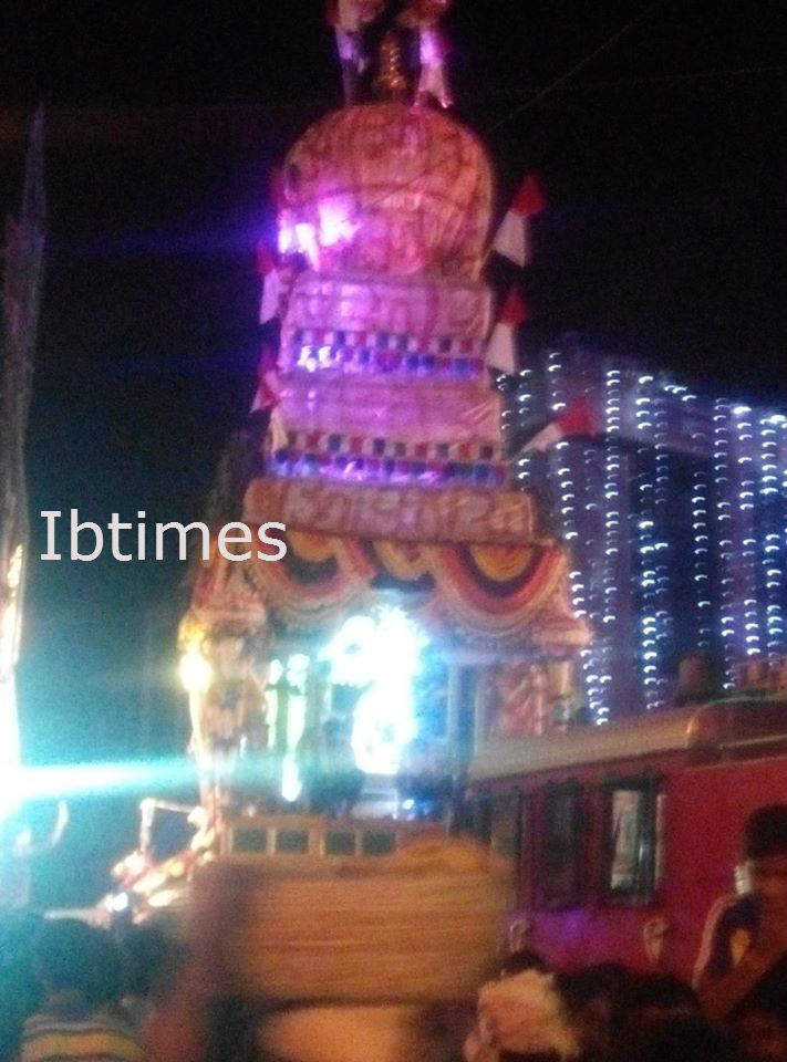 Bengaluru Karaga is one of the oldest and important festivals celebrated in Bengaluru, it is celebrated during the first full moon day according to the Hindu Calender. Bangalore Karaga,Bangalore Karaga 2016,Karaga 2016,Karaga,Bangalore Karaga Festival Celebration,Bangalore Karaga Festival,Bangalore Karaga Festival pics,Bangalore Karaga Festival images,Bangalore Karaga Festival photos,Bangalore Karaga Festival stills,Ban