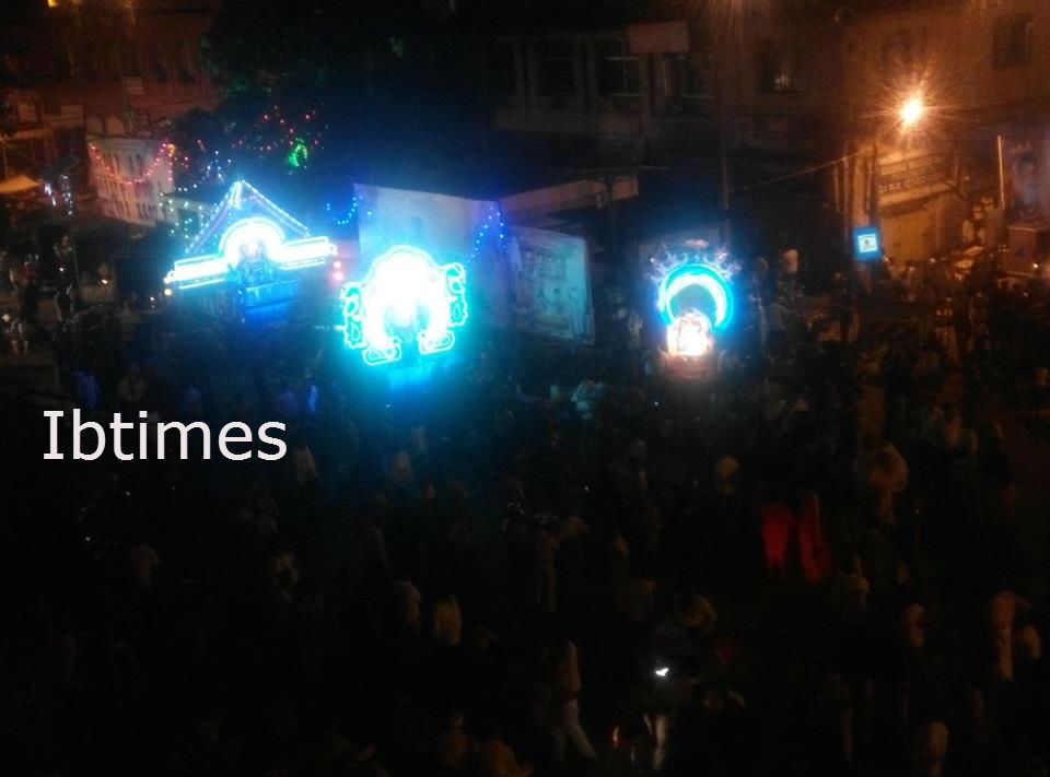 Bengaluru Karaga is one of the oldest and important festivals celebrated in Bengaluru, it is celebrated during the first full moon day according to the Hindu Calender. Bangalore Karaga,Bangalore Karaga 2016,Karaga 2016,Karaga,Bangalore Karaga Festival Celebration,Bangalore Karaga Festival,Bangalore Karaga Festival pics,Bangalore Karaga Festival images,Bangalore Karaga Festival photos,Bangalore Karaga Festival stills,Ban