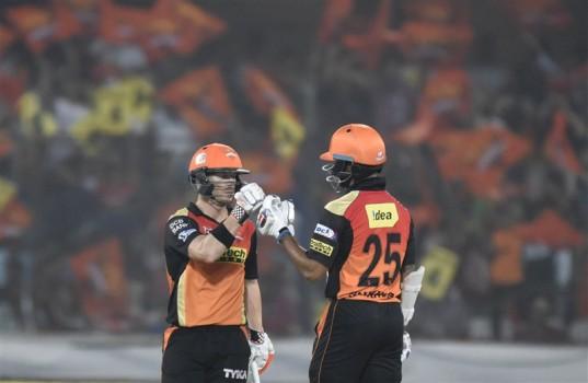 Riding on a superb bowling performance followed by skipper David Warner's quick-fire 59, Sunrisers Hyderabad outclassed a spiritless Kings XI Punjab by five wickets in an Indian Premier League (IPL) match at the Rajiv Gandhi International Stadium on Saturday.