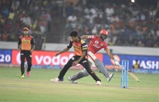 Sunrisers Hyderabad beat Kings XI Punjab,Sunrisers Hyderabad beat Kings XI Punjab by 5 wickets,Sunrisers Hyderabad,Kings XI Punjab,IPL 2016,IPL 2016 pics,IPL 2016 images,IPL 2016 stills,IPL 2016 pictures