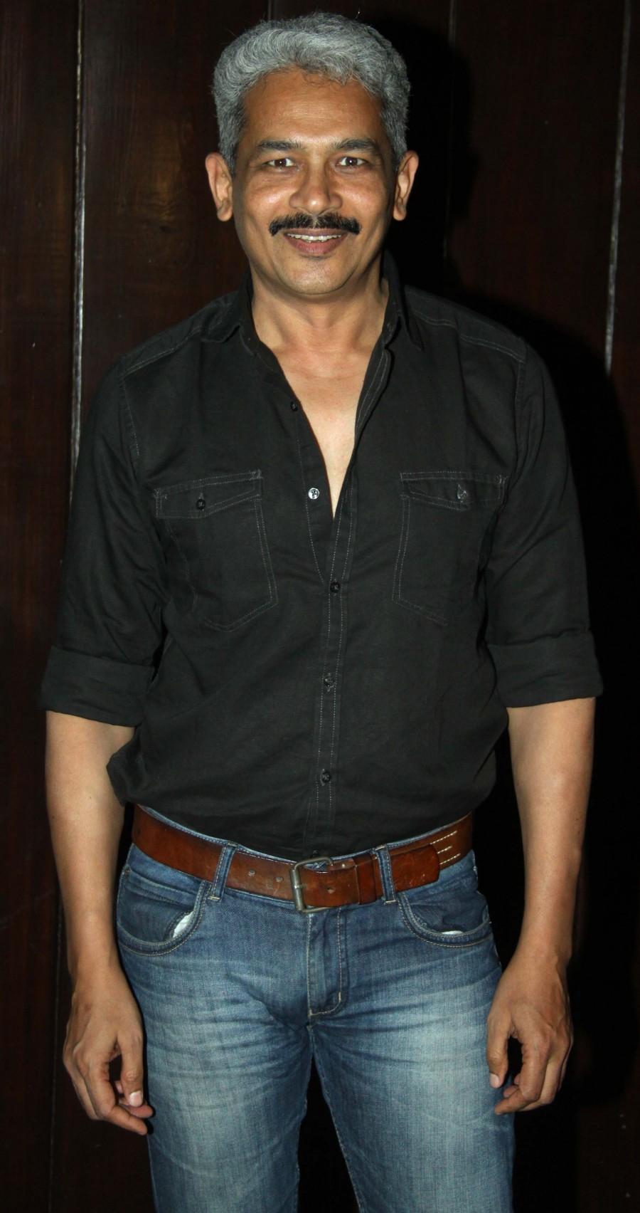 Sharman Joshi, Prem Chopra, Bappi Lahiri, Atul Kulkarni, Tejashri Pradhan, Yogesh Lakhani, Ritu Sachdeva at mahurat of Hindi film Sayonara Phir Milenge at Lahiri House Sayonara Phir Milenge,Sayonara Phir Milenge at Lahiri House,Sharman Joshi,Prem Chopra,Bappi Lahiri,Atul Kulkarni,Tejashri Pradhan,Yogesh Lakhani,Ritu Sachdeva