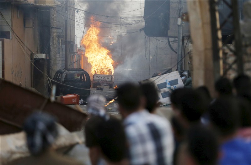 Violence in Tuz Khurmatu has become a near monthly occurrence between the armed groups - uncomfortable allies against Islamic State. Kurdish Peshmerga,Shiite militia,Kurdish Peshmerga,Shiite militia clash in Iraq,clash in Iraq,Violence in Tuz Khurmatu,Violence in Iraq,Islamic State