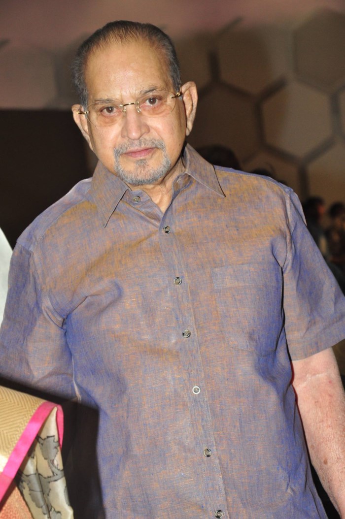 Producer Sakhamuri Mallikarjuna Rao's son Siva and Anusha Wedding Reception held at the Cyber Convention Centre in Hyderabad. Mahesh Babu,Mahesh Babu at Siva and Anusha Wedding Reception,Siva and Anusha Wedding Reception,Siva and Anusha,Siva Wedding Reception,Anusha Wedding Reception,Krishna,Vijaya Nirmala,Nagineedu,Shyam Prasad Reddy,R Narayana Murthy,Siva and Anusha Wedding Re