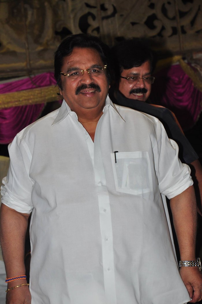 Producer Sakhamuri Mallikarjuna Rao's son Siva and Anusha Wedding Reception held at the Cyber Convention Centre in Hyderabad. Mahesh Babu,Mahesh Babu at Siva and Anusha Wedding Reception,Siva and Anusha Wedding Reception,Siva and Anusha,Siva Wedding Reception,Anusha Wedding Reception,Krishna,Vijaya Nirmala,Nagineedu,Shyam Prasad Reddy,R Narayana Murthy,Siva and Anusha Wedding Re