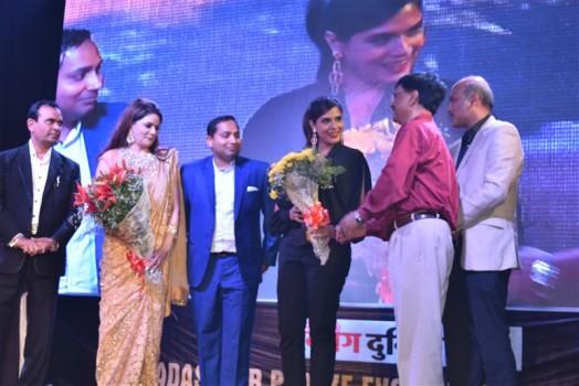 Padma Vibhushan & Padma Bhushan Shri Ratan Tata was the Chief Guest at the Star studded Dadasaheb Phalke Excellence Award, which was held on Monday 25th April 2016 at ISCKON, Juhu, Mumbai.