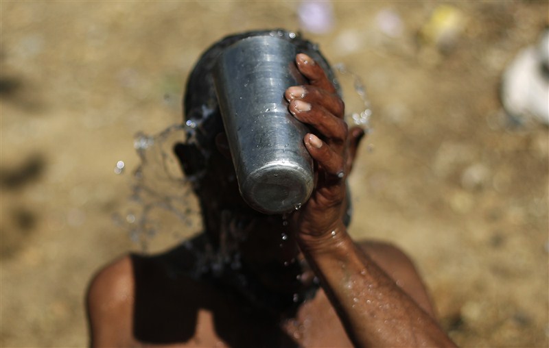 About 330 million people, almost a quarter of the country's population, are hit by India's worst drought in four decades. India's worst drought,India's worst drought in decades,population,drought in four decades,drought,heat wave,heat wave in India,heat wave death