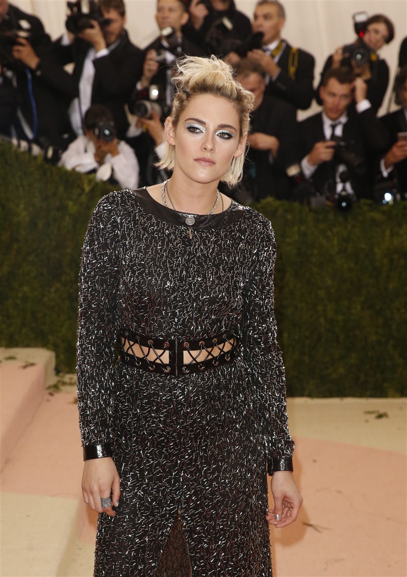 Celebs like Blake Lively, Kanye West, Kim Kardashian, Singer Katy Perry, Singer Beyonce, Singer FKA Twigs and actor Robert Pattinson at Metropolitan Museum of Art Costume Institute Gala (Met Gala). Met Gala,Metropolitan Museum of Art Costume Institute,Blake Lively,Kanye West,Kim Kardashian,Singer Katy Perry,Singer Beyonce,Singer FKA Twigs,Robert Pattinson,fashion event