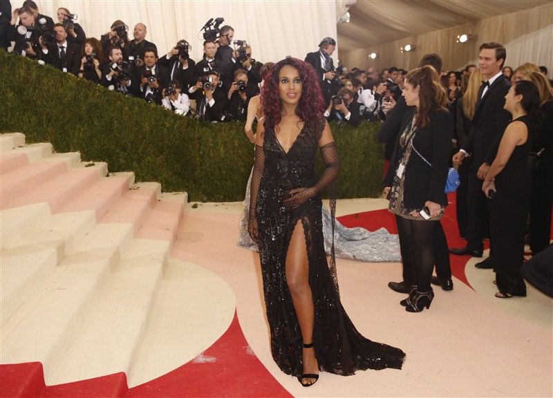 Celebs like Blake Lively, Kanye West, Kim Kardashian, Singer Katy Perry, Singer Beyonce, Singer FKA Twigs and actor Robert Pattinson at Metropolitan Museum of Art Costume Institute Gala (Met Gala). Met Gala,Metropolitan Museum of Art Costume Institute,Blake Lively,Kanye West,Kim Kardashian,Singer Katy Perry,Singer Beyonce,Singer FKA Twigs,Robert Pattinson,fashion event