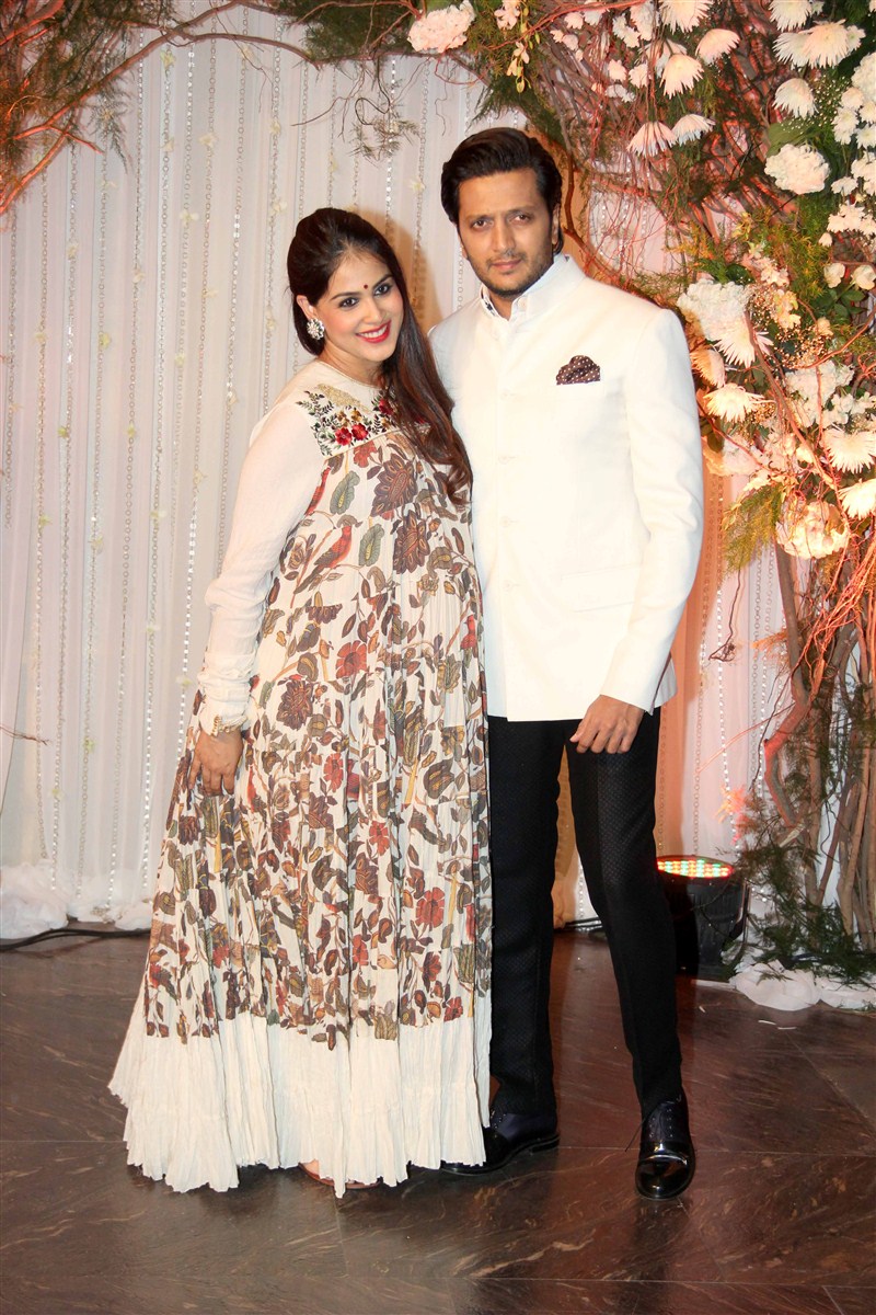 It was a starry affair at Bipasha Basu and Karan Singh Grover's wedding reception here, which saw the who's who of tinsel town gracing the event. The reception was attended by Bollywood A-listers like Amitabh Bachchan, Shah Rukh Khan and Salman Khan. Bipasha Basu and Karan Singh Grover's wedding reception,Bipasha Basu wedding reception,Karan Singh Grover wedding reception,Salman Khan,Shah Rukh Khan,Aishwarya Rai,Preity Zinta,Riteish Deshmukh,Sanjay Dutt,Ranbir Kapoor,Abhishek Bachchan,Aishwarya R