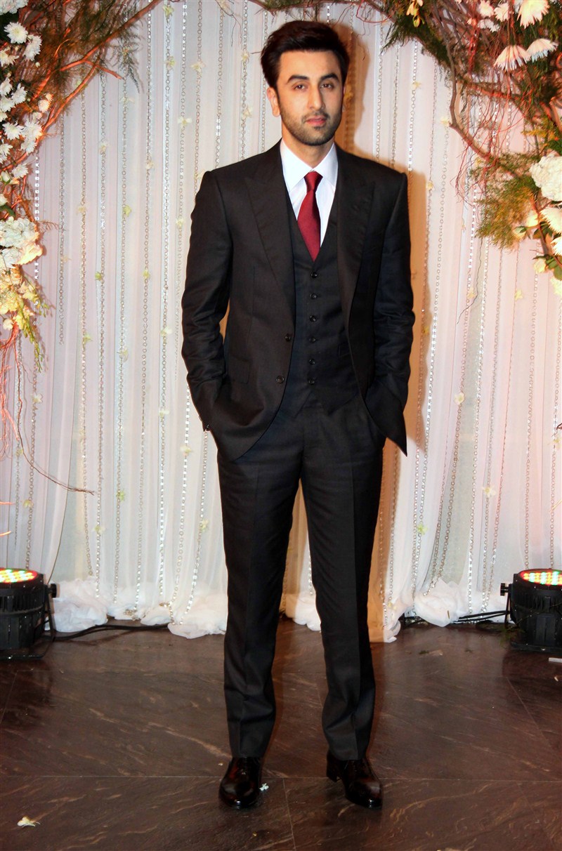 It was a starry affair at Bipasha Basu and Karan Singh Grover's wedding reception here, which saw the who's who of tinsel town gracing the event. The reception was attended by Bollywood A-listers like Amitabh Bachchan, Shah Rukh Khan and Salman Khan. Bipasha Basu and Karan Singh Grover's wedding reception,Bipasha Basu wedding reception,Karan Singh Grover wedding reception,Salman Khan,Shah Rukh Khan,Aishwarya Rai,Preity Zinta,Riteish Deshmukh,Sanjay Dutt,Ranbir Kapoor,Abhishek Bachchan,Aishwarya R