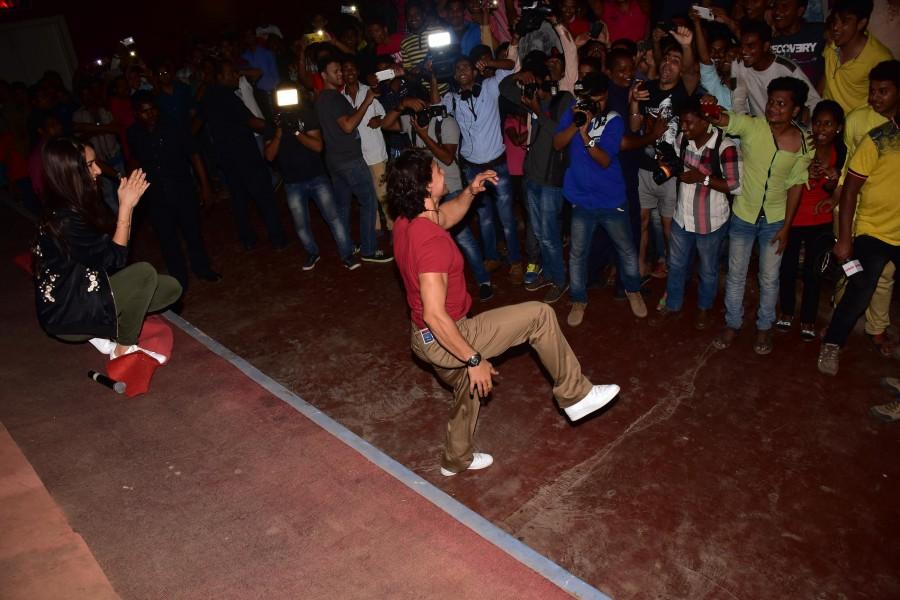 Bollywood actor Tiger Shroff and Shraddha Kapoor visit Chandan Theatre to witness audience reactions. Tiger Shroff,Shraddha,Shraddha Kapoor,Chandan Theatre,Tiger Shroff and Shraddha Kapoor