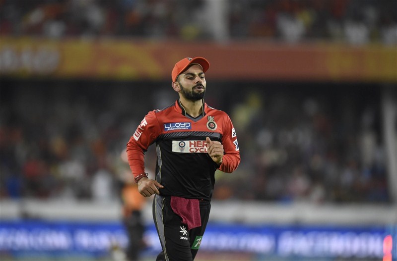 Sunrisers Hyderabad (SRH) backed up David Warner's scintillating 50-ball 92 with a clinical bowling effort to grab a 15-run victory over Royal Challengers Bangalore (RCB) in an Indian Premier League (IPL) encounter at the Rajiv Gandhi International stadium. Sunrisers Hyderabad beat Royal Challengers Bangalore,Sunrisers Hyderabad beat Royal Challengers Bangalore by 15 runs,Sunrisers Hyderabad,Royal Challengers Bangalore,David Warner,Indian Premier League,Indian Premier League 2016,Indian Premier League 9,IPL