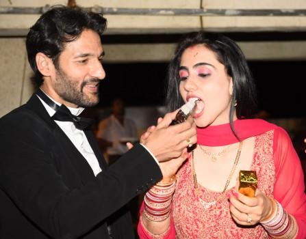 Actor/ Host- Umesh Pherwani celebrated his wedding anniversary with his wife Shweta Pherwani.