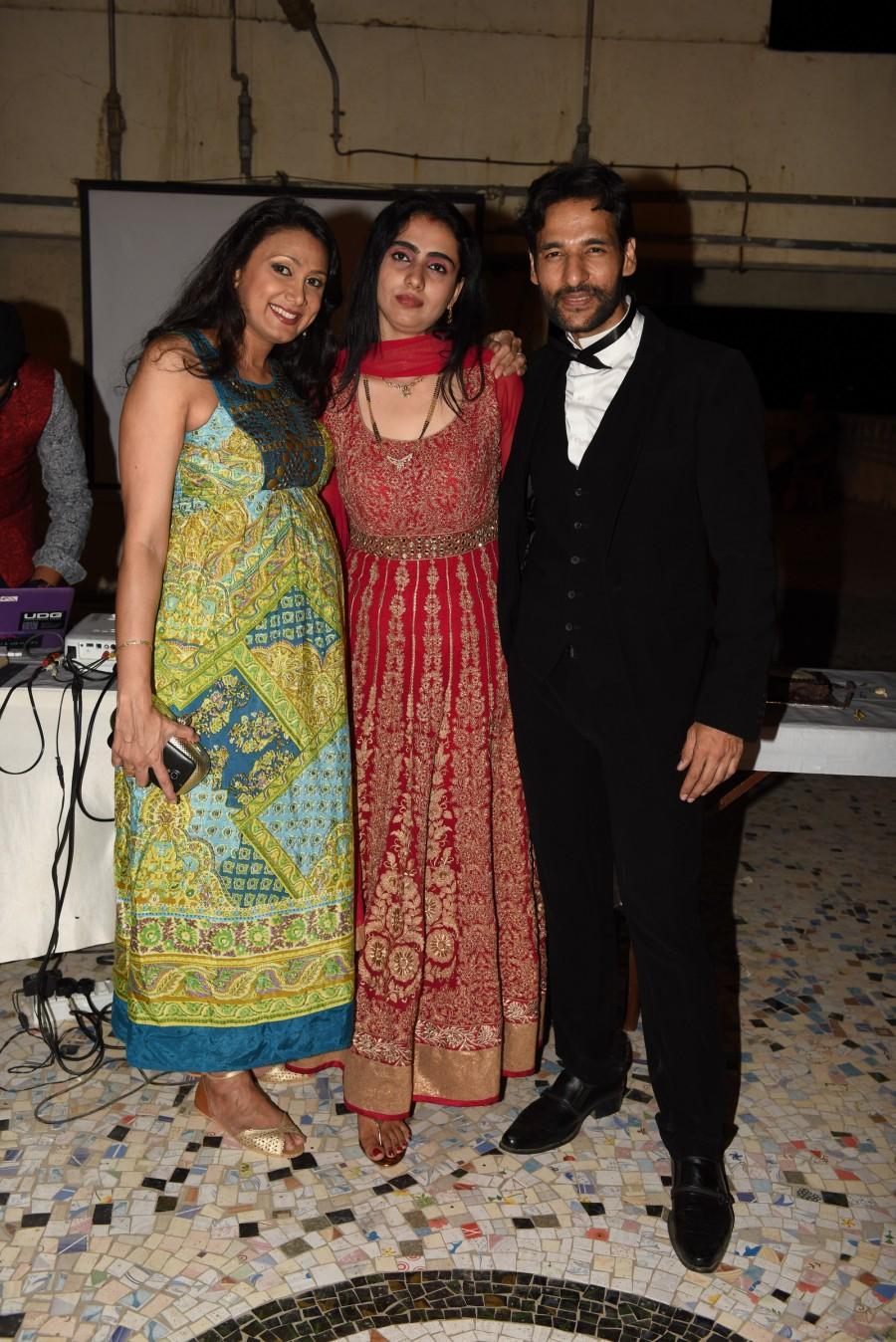 Actor/ Host- Umesh Pherwani celebrated his wedding anniversary with his wife Shweta Pherwani. Umesh Pherwani & Shweta Pherwani,Umesh Pherwani,Shweta Pherwani,Umesh Pherwani & Shweta Pherwani Wedding anniversary,Umesh Pherwani & Shweta Pherwani Wedding,Vikrant Urval,Kavita Rathod,Captain Sunil Nangia,Jayesh Sheth,Pradeep Gidwani,Pinkey