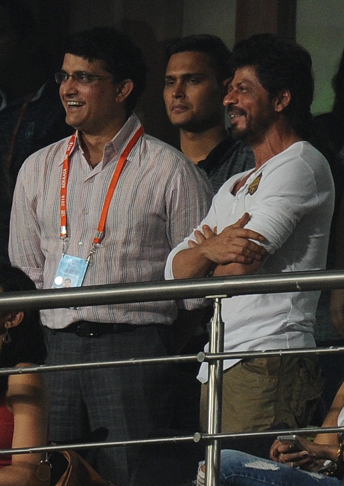 Bollywood star Shahrukh Khan waved and showered flying kisses to fans off the pitch as his team Kolkata Knight Riders (KKR) battled it out against Kings XI Punjab (KXIP) at the Eden Gardens on Wednesday. Shah Rukh Khan,AbRam,Shah Rukh Khan with son AbRam,Shah Rukh Khan and AbRam,Kolkata Knight Riders,Kings XI Punjab,Eden Gardens,Shah Rukh Khan at IPL,Shah Rukh Khan at KKR match