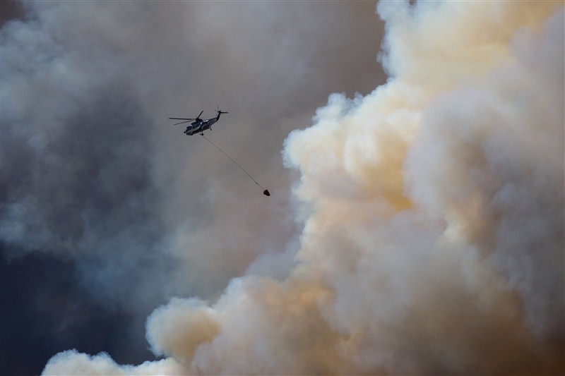 Fire rages unchecked in the heart of Canada's oil sands region as authorities race to evacuate 80,000 people. Wildfire,Wildfire rages in Fort McMurray,Wildfire in Fort McMurray,Fort McMurray,Canada's oil sands