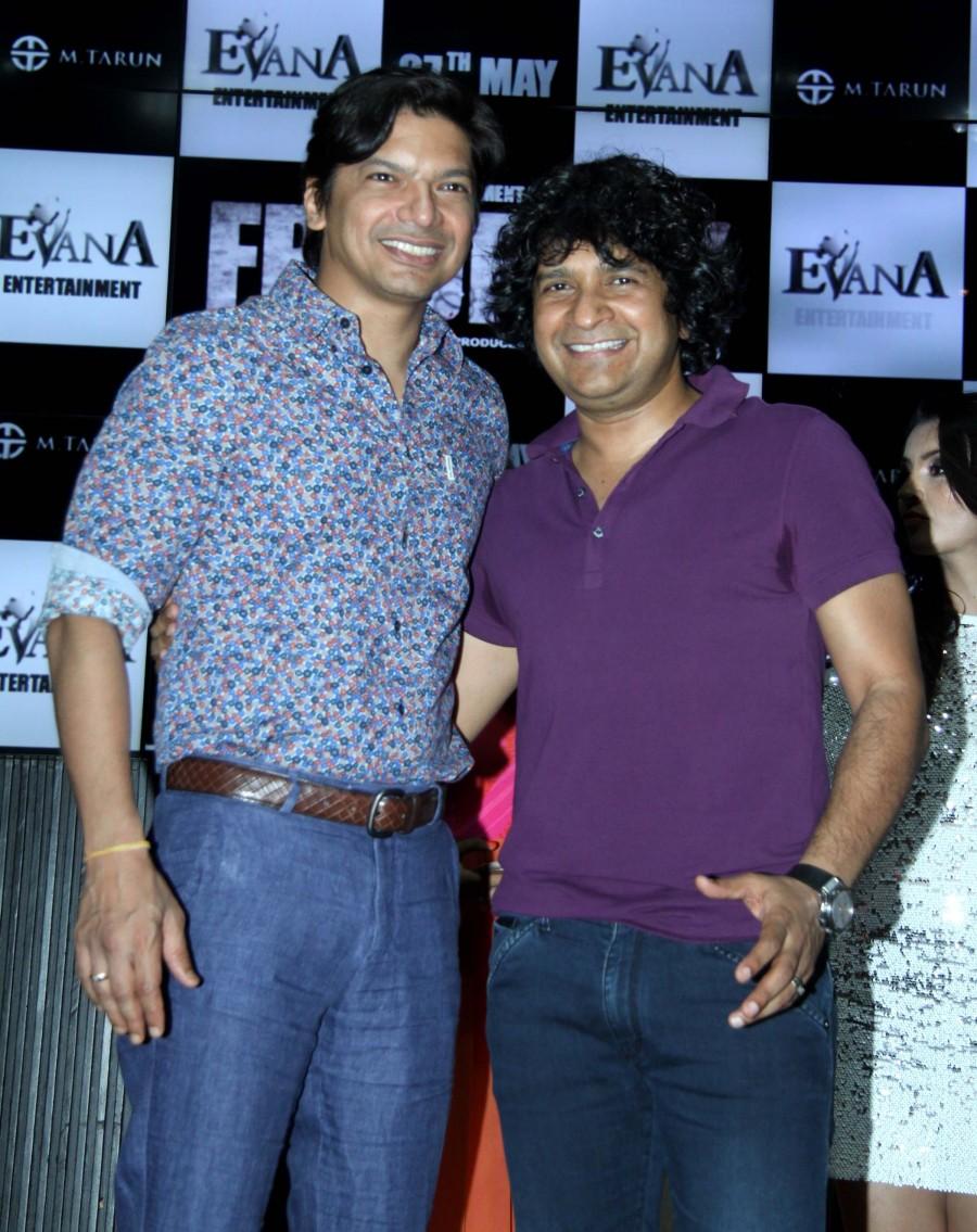 Shaan, KK, Deepali Sathe, Tulna Butalia, Sunjoy Bose at music success party of Hindi film Fredrick at Hard Rock Cafe, Andheri West. Success Party of Hindi Film Fredrick,Fredrick Success Party,Shaan,KK,Deepali Sathe,Tulna Butalia,Sunjoy Bose,Fredrick Success Party pics,Fredrick Success Party images,Fredrick Success Party photos,Fredrick Success Party stills,Fredrick Success Party pictu