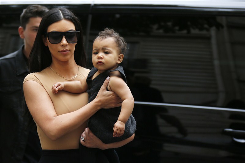 A Mother's Day look at famous moms. Mother's Day,Mother's Day 2016,famous moms,hollywood famous moms,Mother's Day Special,Mother's Day Special pics,Mother's Day Special images,Mother's Day Special photos,Mother's Day Special pictures
