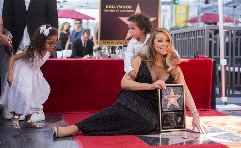 A Mother's Day look at famous moms. Mother's Day,Mother's Day 2016,famous moms,hollywood famous moms,Mother's Day Special,Mother's Day Special pics,Mother's Day Special images,Mother's Day Special photos,Mother's Day Special pictures