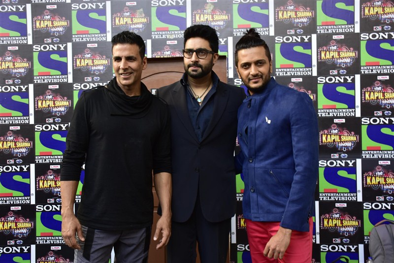 Housefull 3 actors Akshay Kumar, Abhishek Bachchan, Riteish Deshmukh, Jackie Shroff and Chunky Pandey made an appearance on the set of Kapil Sharma's show yesterday. Akshay Kumar,Abhishek Bachchan,Riteish Deshmukh,Jackie Shroff,Chunky Pandey,Kapil Sharma,Housefull 3,Housefull 3 promotion,Housefull 3 promotion on Kapil Sharma's show