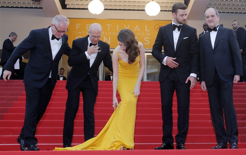The 69th Cannes Film Festival (Festival de Cannes) officially kicked off on Wednesday evening in the southern French sea resort of Cannes. 69th Cannes Film Festival opening ceremony,Cannes Film Festival opening ceremony,Cannes Film Festival,Julianne Moore,Justin Timberlake,Victoria Beckham,Eva Longoria,Cannes Film Festival opening ceremony pics,Cannes Film Festival opening ceremony images,Ca