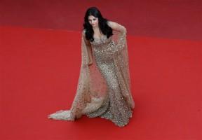Aishwarya Rai Bachchan,Aishwarya Rai,Aishwarya Rai in golden gown,Aishwarya Rai Bachchan at Cannes Film Festival,Aishwarya Rai at Cannes Film Festival,Cannes Film Festival,Cannes Film Festival 2016,Cannes Film Festival pics,Cannes Film Festival images,Can