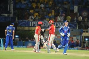 Punjab stun Mumbai by seven wickets,Punjab stun Mumbai,Kings XI Punjab,Mumbai Indians,Wriddhiman Saha,Murali Vijay,Indian Premier League,Indian Premier League 2016,Indian Premier League 9,IPL pics,IPL images,IPL photos,IPL stills,IPL pictures