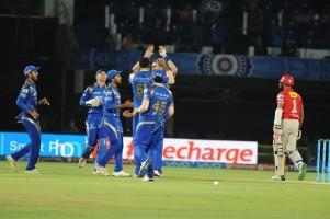 Punjab stun Mumbai by seven wickets,Punjab stun Mumbai,Kings XI Punjab,Mumbai Indians,Wriddhiman Saha,Murali Vijay,Indian Premier League,Indian Premier League 2016,Indian Premier League 9,IPL pics,IPL images,IPL photos,IPL stills,IPL pictures