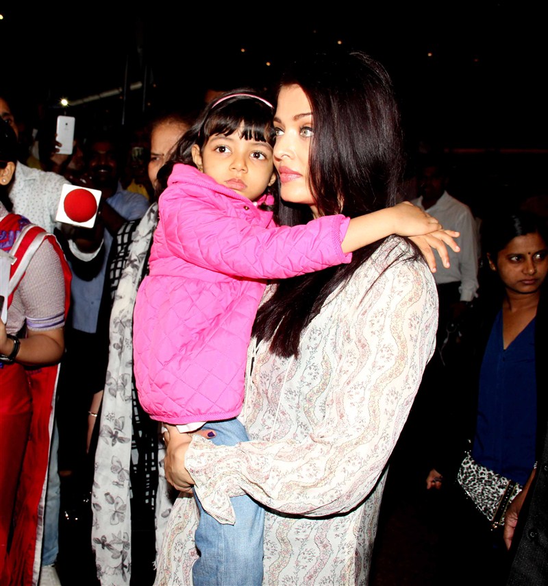Actress Aishwarya Rai Bachchan returned home on Monday night from her much talked-about trip to the Cannes Film Festival to promote her upcoming biopic 'Sarbjit'. Aishwarya Rai Bachchan,Aishwarya Rai Bachchan returns to Mumbai after Cannes trip,Aishwarya Rai Bachchan returns from Cannes,Cannes Film Festival,Cannes Film Festival 2016,Aishwarya Rai Bachchan pics,Aishwarya Rai Bachchan images,Aishwarya Rai Bachchan st