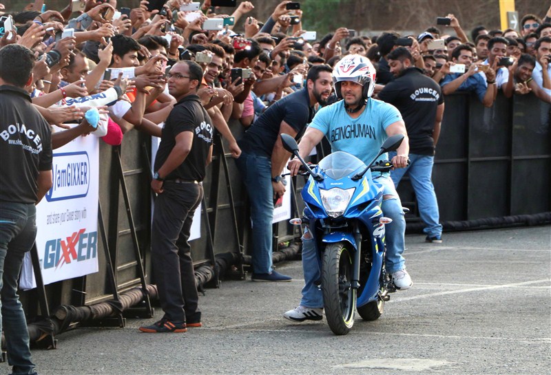 Superstar Salman Khan attended a bike stunt event here and even rode a bike, sending his fans into a frenzy. Salman Khan,Aras Gibieza,Salman Khan promotes Suzuki Gixxer,Suzuki Gixxer,Aras Gibieza promotes Suzuki Gixxer,Gixxer,Salman Khan pics,Salman Khan images,Salman Khan stills,Salman Khan pictures