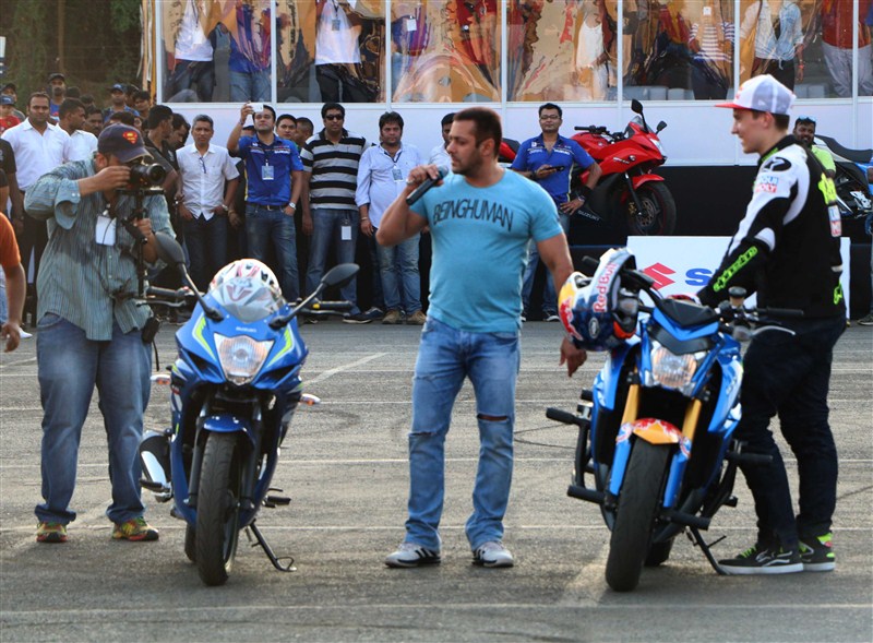 Superstar Salman Khan attended a bike stunt event here and even rode a bike, sending his fans into a frenzy. Salman Khan,Aras Gibieza,Salman Khan promotes Suzuki Gixxer,Suzuki Gixxer,Aras Gibieza promotes Suzuki Gixxer,Gixxer,Salman Khan pics,Salman Khan images,Salman Khan stills,Salman Khan pictures