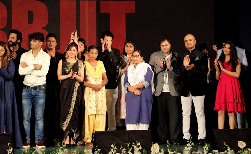 Actress Aishwarya Rai Bachchan, who returned from Cannes on Tuesday morning decided to skip the musical evening of her upcoming film Sarbjit. Aishwarya Rai Bachchan,Sarbjit musical evening,Sarbjit,Sarbjit promotion,Aishwarya Rai,actress Aishwarya Rai,Randeep Hooda