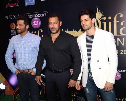 Salman Khan, Shilpa Shetty, Tiger Shroff,  Anil Kapoor grace the press meet of IIFA 2016