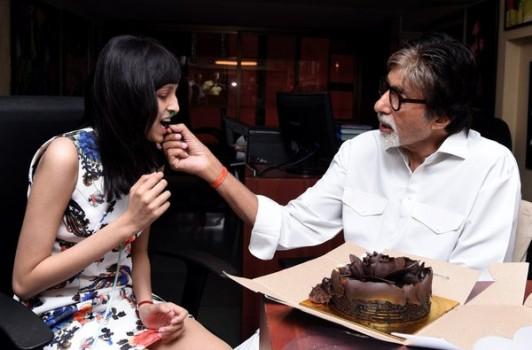 Megastar Amitabh Bachchan fulfilled a cancer patient's wish by celebrating her birthday.