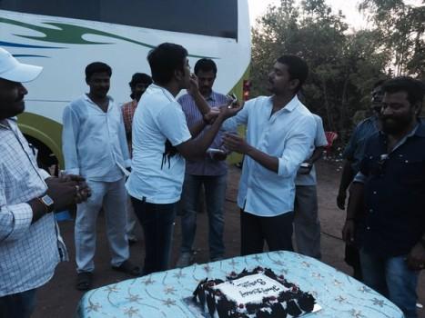 Comedy actor Sathish celebrates birthday with Vijay on Thalapathy 60 set.