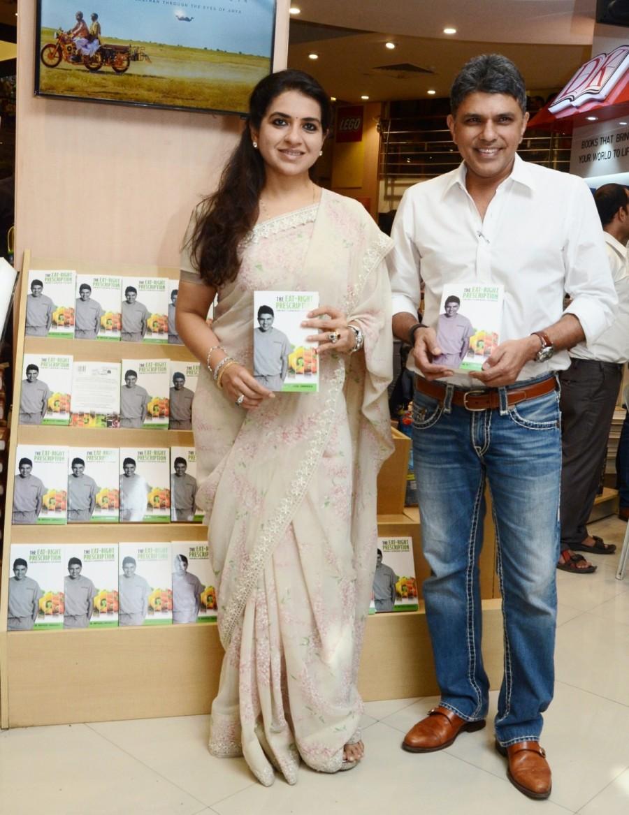 Celebs like Salman Khan, Roop Kumar Rathod, Shaina NC at Dr Muffazal Lokdawala 'The Eat Right Prescription' Book Launch Party? The Eat Right Prescription,The Eat Right Prescription book launch,Roop Kumar Rathod,Shaina NC,Dr Muffazal Lokdawala,Salman Khan