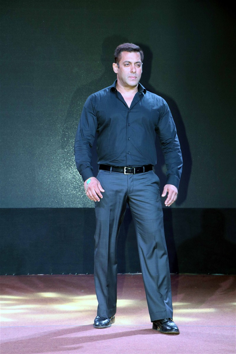 Bollywood actor Salman Khan at SULTAN Trailer Launch. Salman Khan,Salman Khan at SULTAN Trailer Launch,SULTAN Trailer,SULTAN Trailer Launch,SULTAN Trailer Launch pics,SULTAN Trailer Launch images,SULTAN Trailer Launch photos,SULTAN Trailer Launch stills,SULTAN Trailer Launch pictures,Anushka Sharma