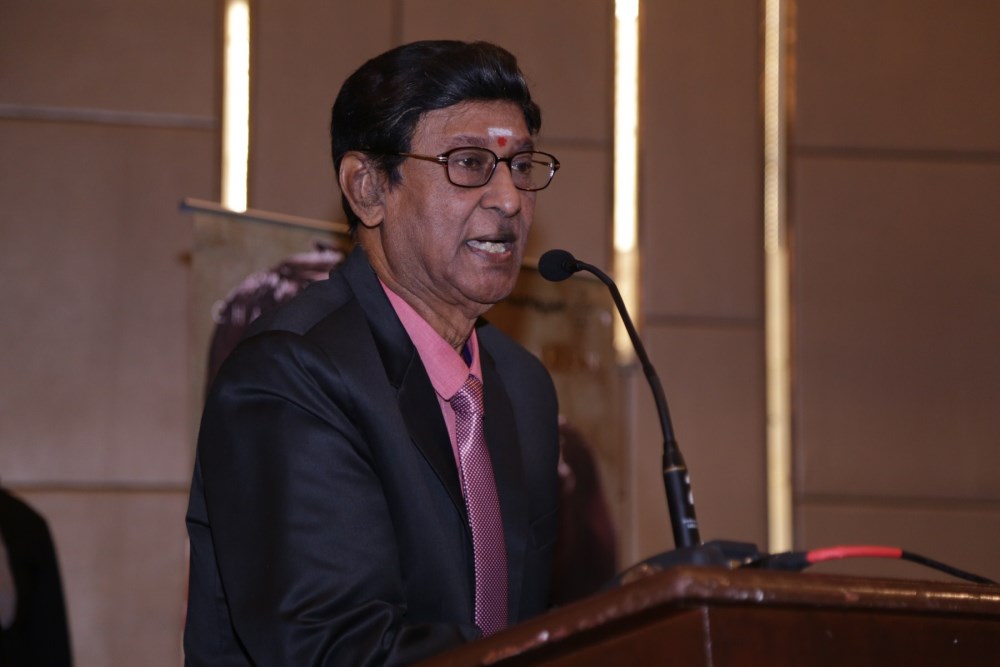 Prema Baraha Kannada andadhalin Pon Veedhiyil Tamil Bilingual Movie Launch held at the Sheraton Grand Bangalore Hotel at Brigade Gateway in Bengaluru. Kadhalin Pon Veedhiyil,Kadhalin Pon Veedhiyil Movie Launch,Shiva Rajkumar,Ambareesh,Upendra,Arjun Sarja,Arjun Sarja daughter,Jagapati Babu,Rockline Venkatesh,Dhruva Sarja,Kadhalin Pon Veedhiyil Movie Launch pics,Kadhalin Pon Veedhiyil Movie Launch images