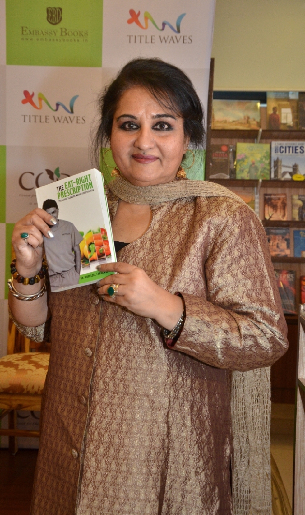 Reena Roy, Vinod Kambli, Anu Malik, Dr. Muffazal Lakdawala, Anjali Tendulkar, Nagma, Rakhi Vijan among others at the book launch of Dr. Muffazal Lakdawala's The Eat-Right Prescription at Title Waves, Bandra. Reena Roy,Vinod Kambli,Anu Malik,Dr. Muffazal Lakdawala,Anjali Tendulkar,Nagma,Rakhi Vijan,Dr Muffazal Lakdawala's Book Launch,Eat Right Prescription