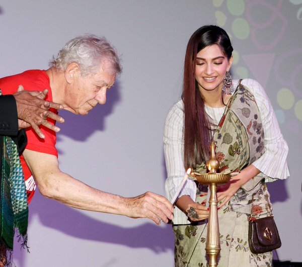 Actress Sonam Kapoor and international star Sir Ian McKellen inaugurated the Kashish Film Festival on Wednesday. Sonam Kapoor,Sir Ian McKellen,Kashish Film Festival,Kashish Film Festival 2016,Sonam Kapoor inaugurates Kashish Film Festival,Sir Ian McKellen inaugurates Kashish Film Festival,Kashish Film Festival launch,Kashish Film Festival pics,Kashish Film Festival