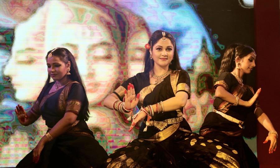 Bollywood actress Gracy Singh performs at the Maha Kumbh Mela. Gracy Singh,Gracy Singh performs at the Maha Kumbh Mela,Gracy Singh at Maha Kumbh Mela,Maha Kumbh Mela,Maha Kumbh Mela 2016,actress Gracy Singh,Gracy Singh pics,Gracy Singh images,Gracy Singh photos,Gracy Singh stills,Gracy Singh pictures