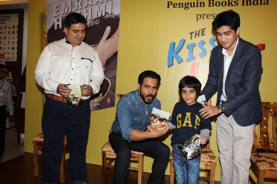 Bollywood actor Emraan Hashmi releases the book Emraan Hashmi,actor Emraan Hashmi,the kiss of life,the kiss of life book,Emraan Hashmi releases the kiss of life,Emraan Hashmi pics,Emraan Hashmi images,Emraan Hashmi photos,Emraan Hashmi stills,Emraan Hashmi pictures