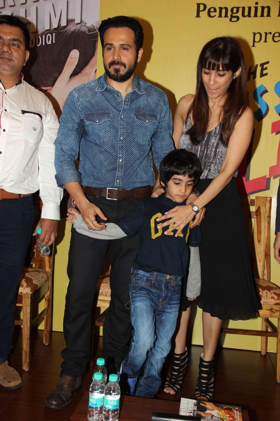Bollywood actor Emraan Hashmi releases the book Emraan Hashmi,actor Emraan Hashmi,the kiss of life,the kiss of life book,Emraan Hashmi releases the kiss of life,Emraan Hashmi pics,Emraan Hashmi images,Emraan Hashmi photos,Emraan Hashmi stills,Emraan Hashmi pictures
